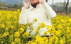 动漫美女裸身照(无内衣)